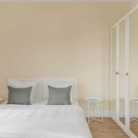 Homaris Frankfurter Allee Apartment *